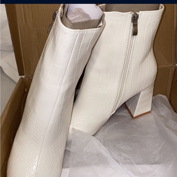 White croc ankle boot - Picture 3 of 9